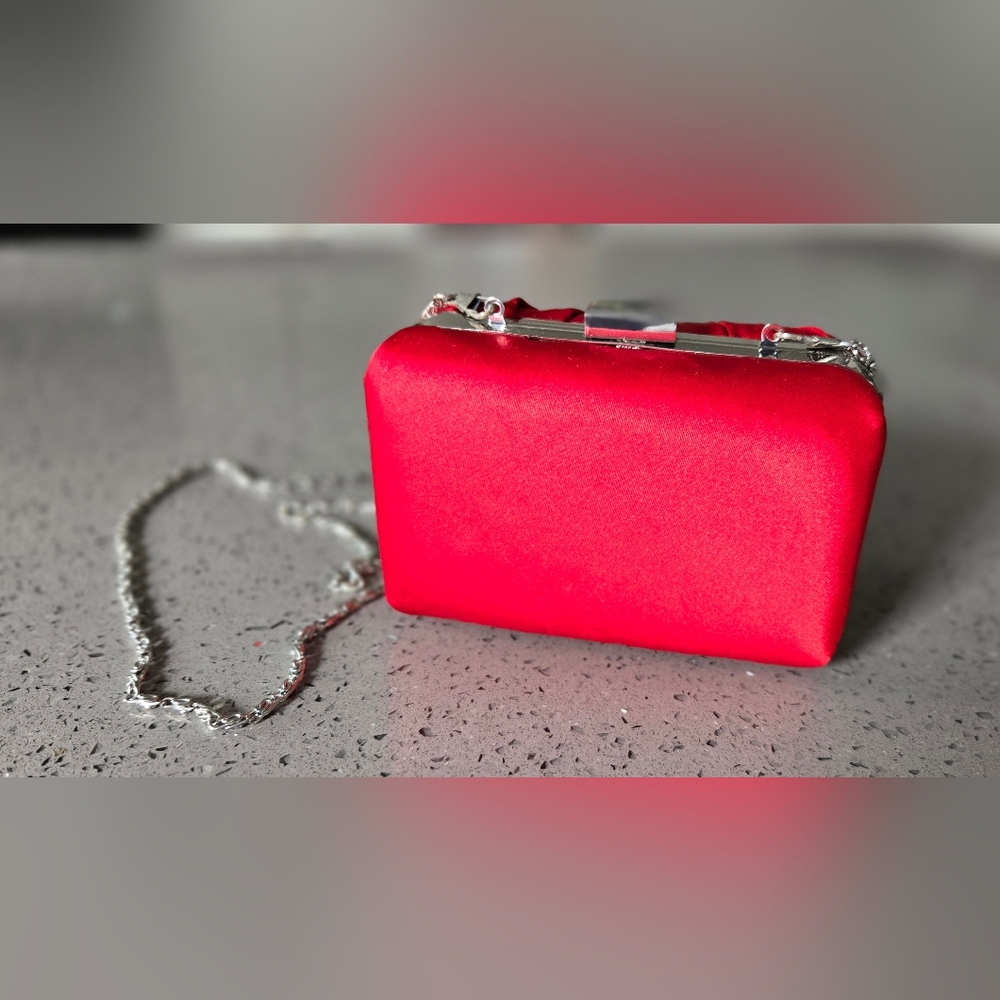 Lulu Townsend Red Satin Evening Clutch Silver Chain Strap - Picture 3 of 8